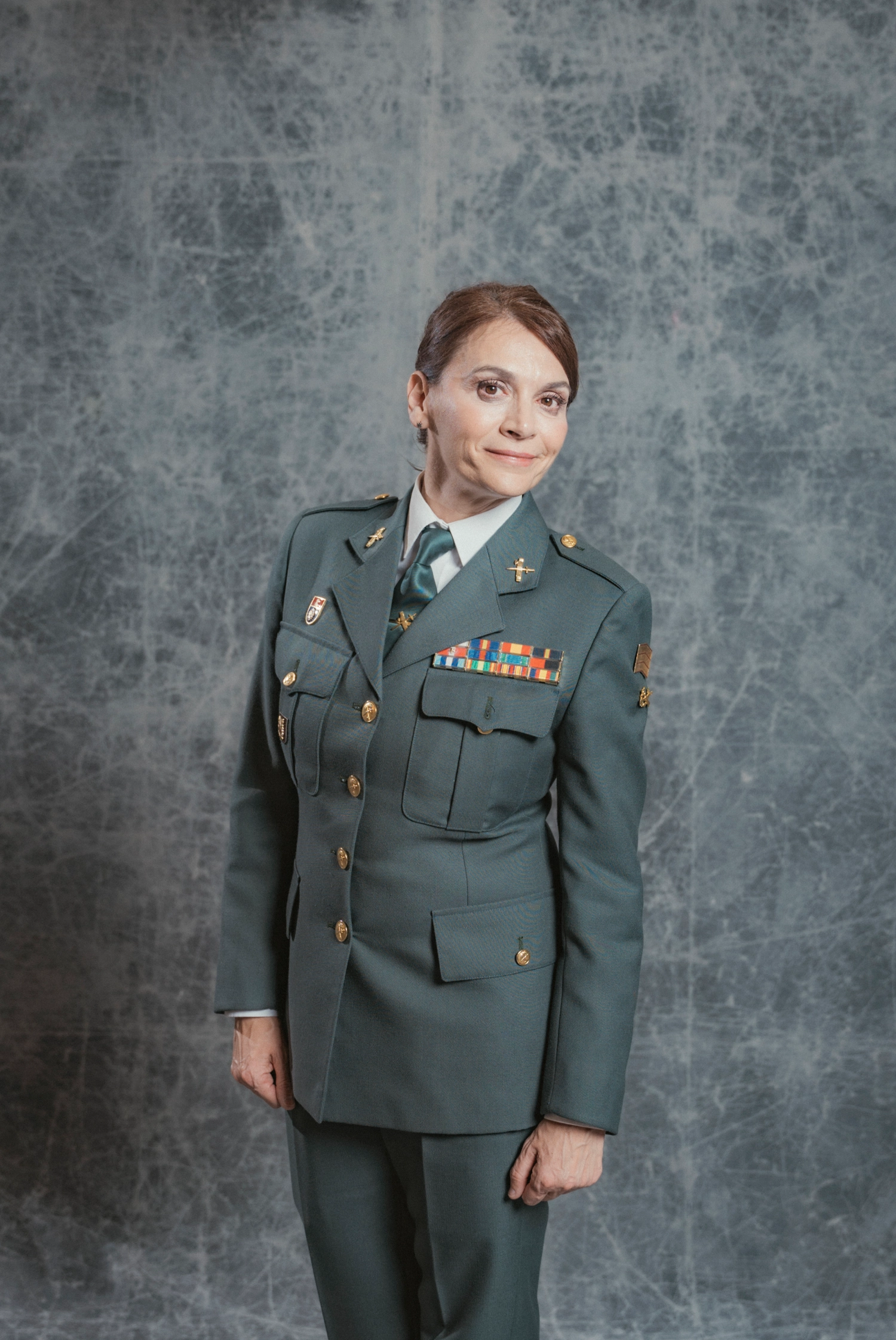 Lucía Llano, presidenta de la Asociación de Guardias Civiles retirados (RAGCE), fue de uniforme.
